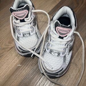 Saucony Toddler Omni 9